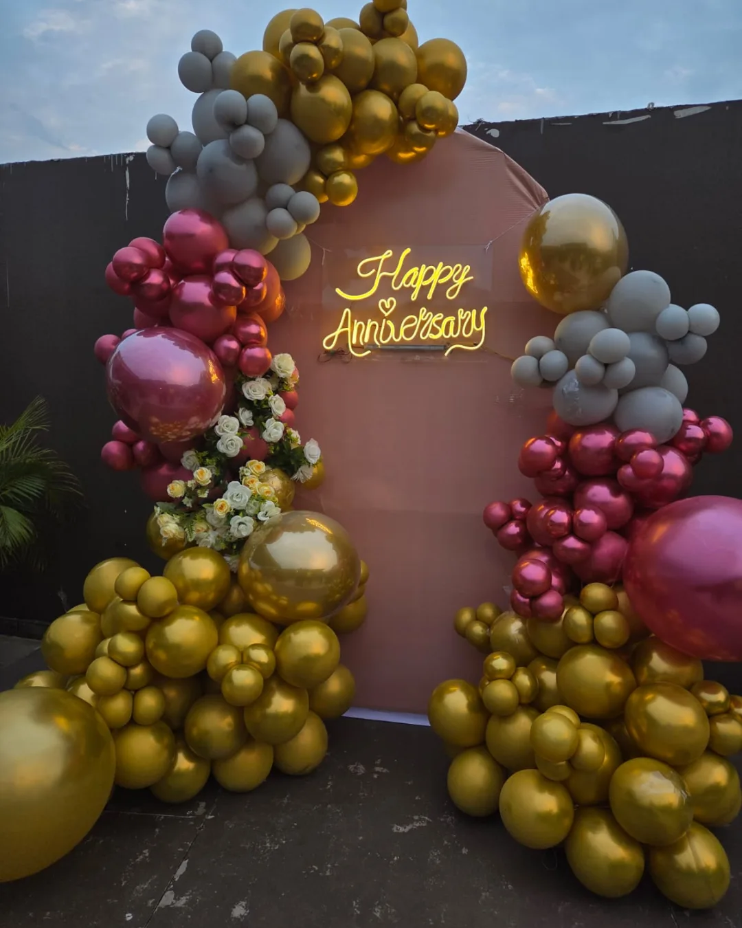 Premium Anniversary Decoration